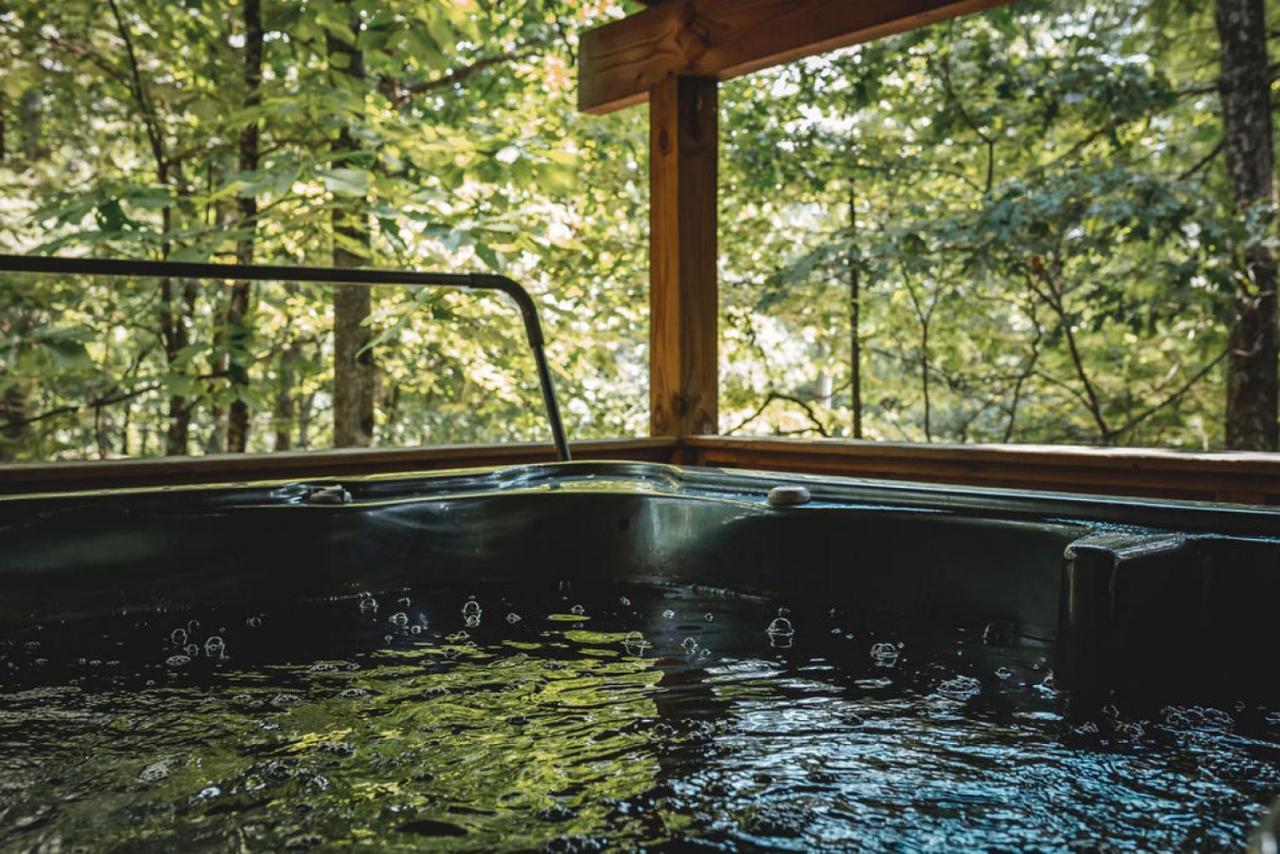 Deer Run Cabin At 36 North - Hot Tub Purlear Εξωτερικό φωτογραφία